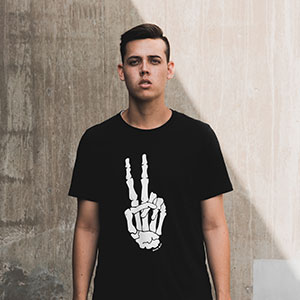 Printed Black T-shirt - Size: L